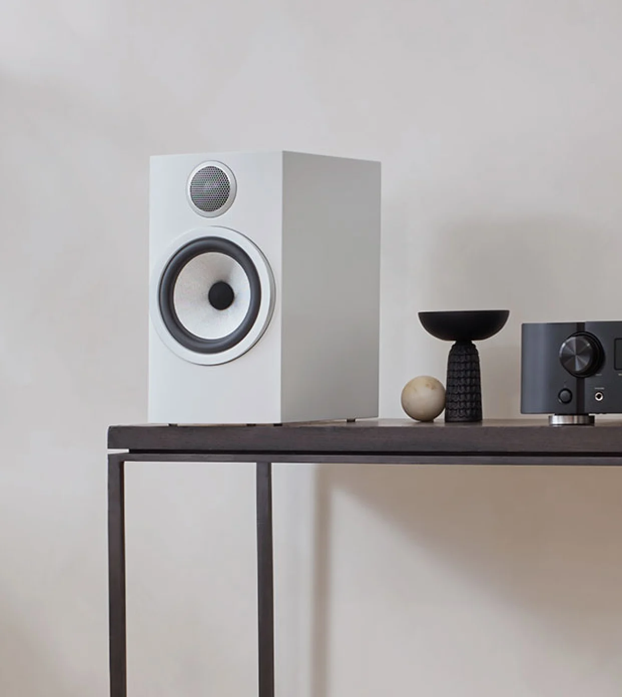 Bowers & Wilkins 700 Series Stand Mount Speaker in Satin White - 706 S3 (SW)