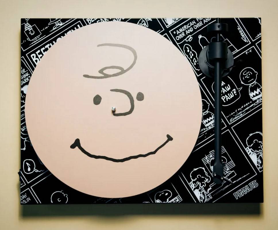 Project Audio Peanuts Turntable with Anti-Resonant Sub-Platter Design - PJ37900767